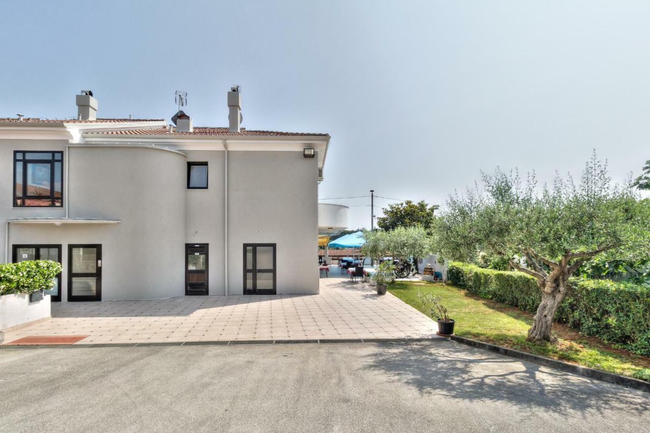 Apartments El Faro 萨武德里亚 外观 照片